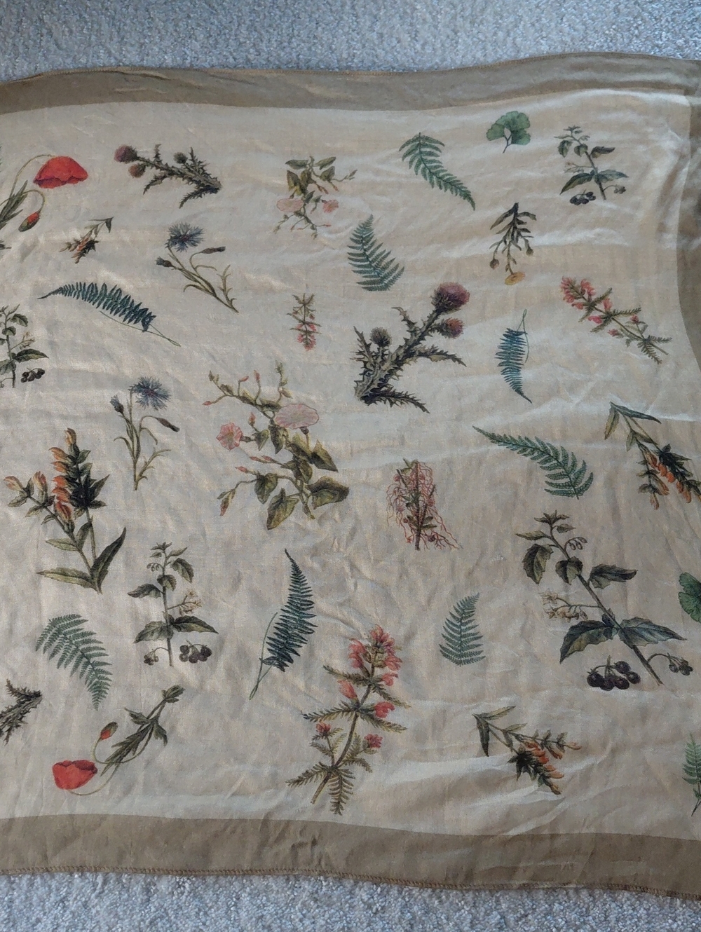 Duluth Trading Co Botanical Soft Scarf with Green and Cream Accents 28"x28"